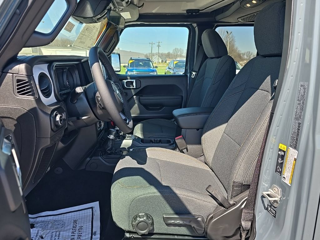 New 2026 Jeep Gladiator Sport AWD/4WD image 15
