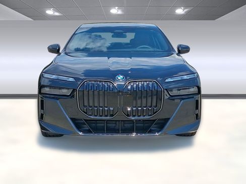 New 2026 BMW 750e xDrive w/ Executive Package image 5