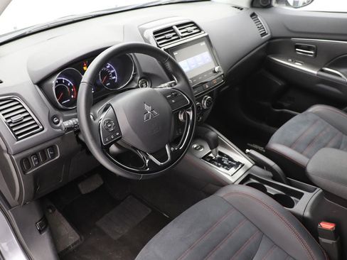 Used 2025 Mitsubishi Outlander Sport AWD image 14