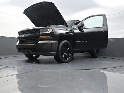 Used 2018 Chevrolet Silverado 1500 W/T w/ Black Out Edition image 27