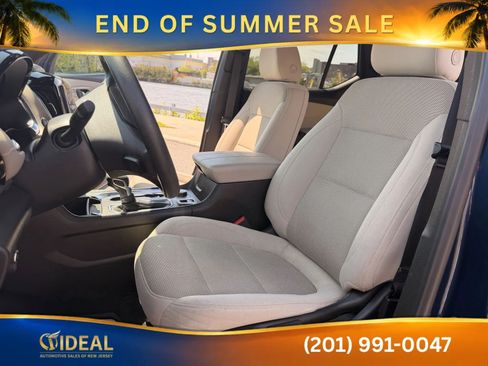 Used 2022 Chevrolet Traverse LS FWD image 14