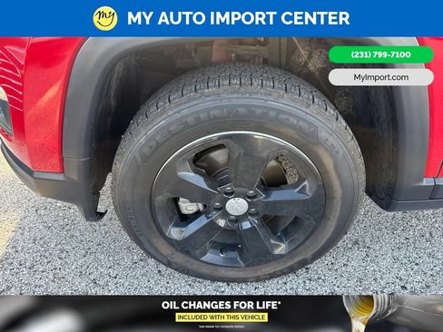 Used 2018 Jeep Compass Latitude w/ Popular Equipment Group AWD/4WD image 8