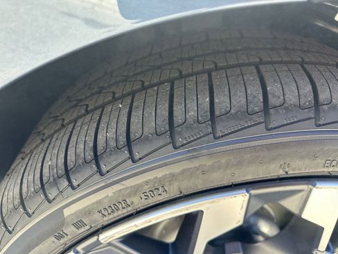 Certified 2025 BMW 330i xDrive 330i xDrive w/ Premium Package image 12