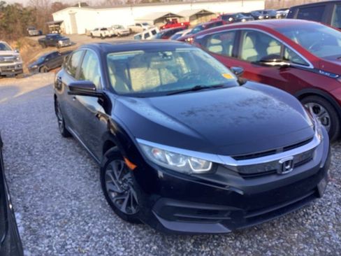 Used 2017 Honda Civic EX image 2