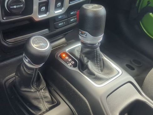 Used 2025 Jeep Wrangler Sport AWD/4WD image 20