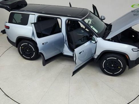 Used 2025 Rivian R1S Adventure AWD/4WD image 88