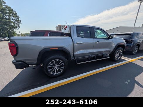 Used 2024 GMC Canyon Denali AWD/4WD image 7