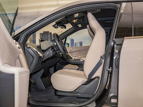 New 2026 BMW iX xDrive45 w/ Premium Package AWD/4WD image 18