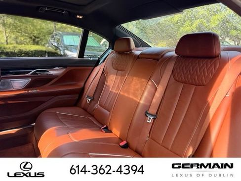 Used 2018 BMW 750i RWD image 11
