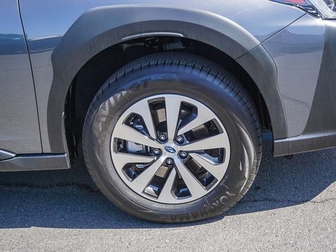 Certified 2025 Subaru Outback Premium AWD/4WD image 9