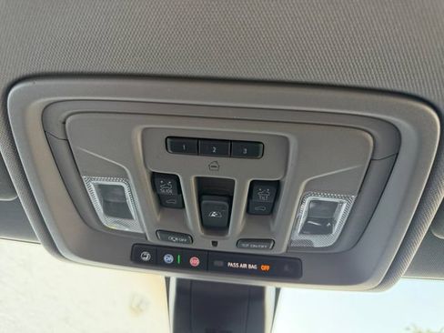 Used 2020 GMC Sierra 1500 SLT w/ SLT Premium Plus Package AWD/4WD image 31