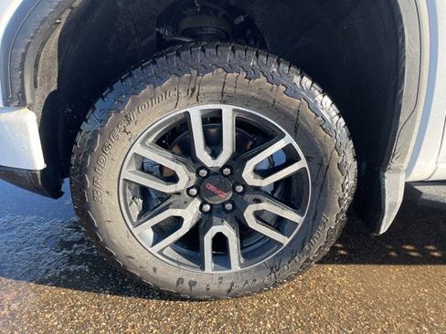 Certified 2025 GMC Sierra 1500 AT4 w/ Technology Package image 10