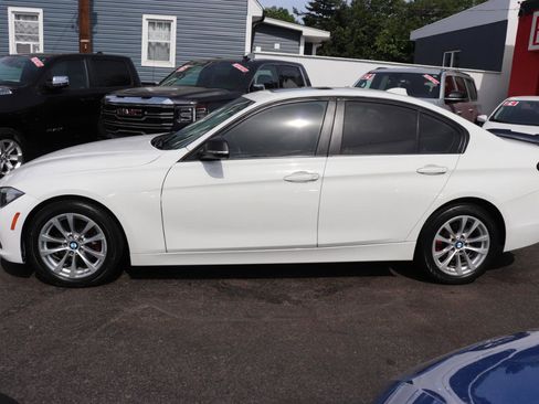 Used 2016 BMW 320i xDrive Sedan AWD/4WD image 2