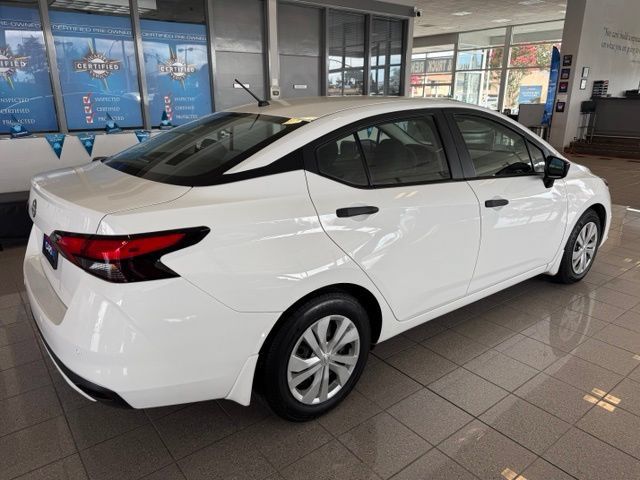 Used 2020 Nissan Versa S FWD image 5