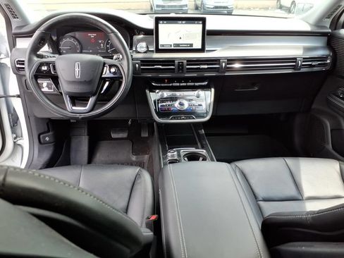 Used 2022 Lincoln Corsair AWD w/ Premium Package image 13