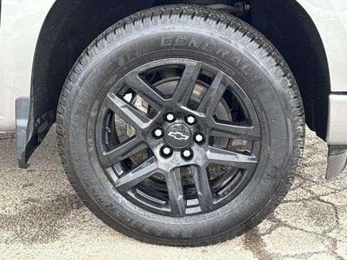 Used 2024 Chevrolet Silverado 1500 Custom w/ LPO, Dark Essentials Package image 4