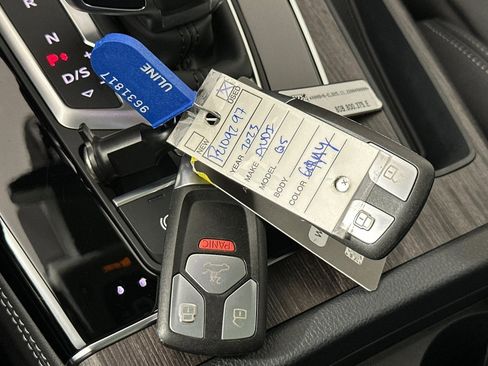 Used 2023 Audi Q5 e Premium Plus w/ Premium Plus Package image 23