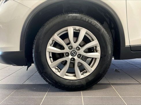 Used 2019 Nissan Rogue SV AWD/4WD image 7