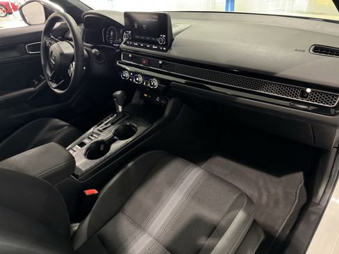 Used 2024 Honda Civic Sport image 36