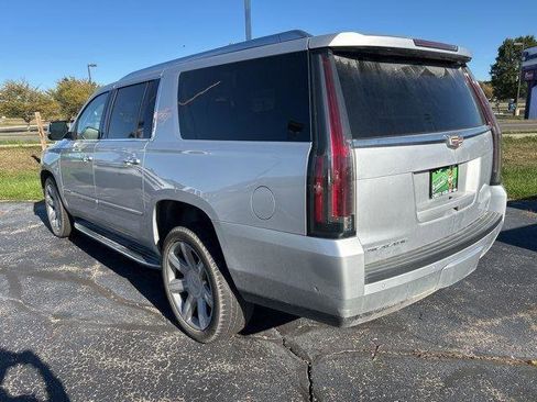 Used 2020 Cadillac Escalade ESV Luxury image 28