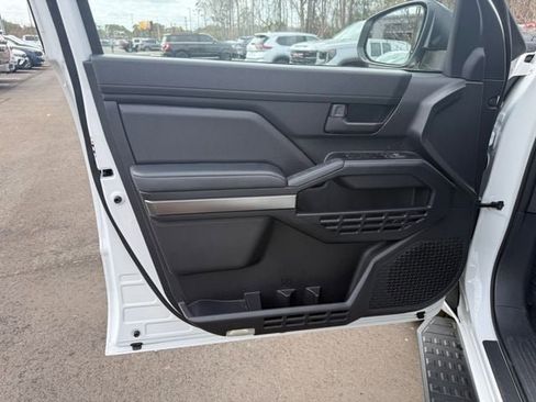 Used 2025 Toyota 4Runner SR5 image 4