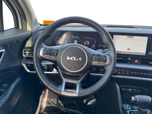 Used 2024 Kia Sportage EX image 12