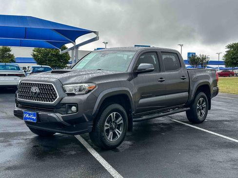 Used 2019 Toyota Tacoma TRD Sport RWD image 10