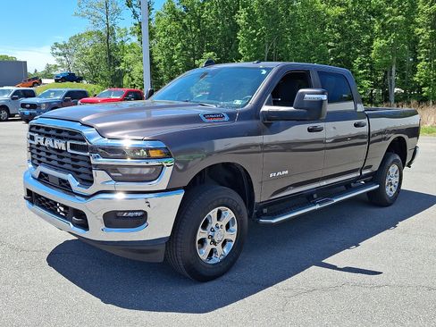 Used 2026 RAM 2500 Big Horn AWD/4WD image 3