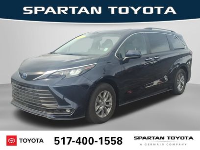 Used 2025 Toyota Sienna XLE