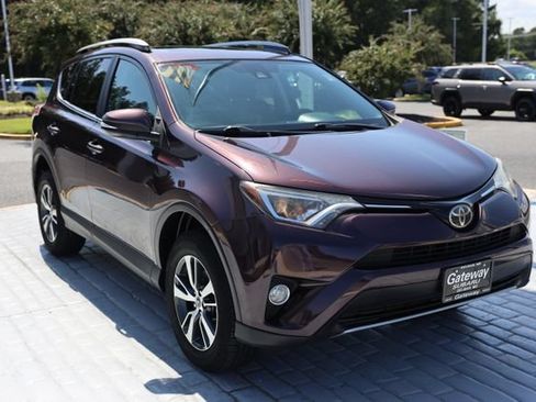 Used 2018 Toyota RAV4 XLE AWD/4WD image 7
