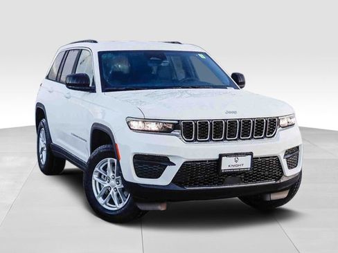New 2025 Jeep Grand Cherokee Laredo image 2