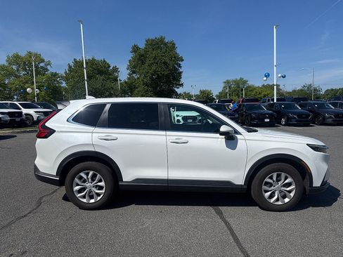 Used 2025 Honda CR-V LX image 4