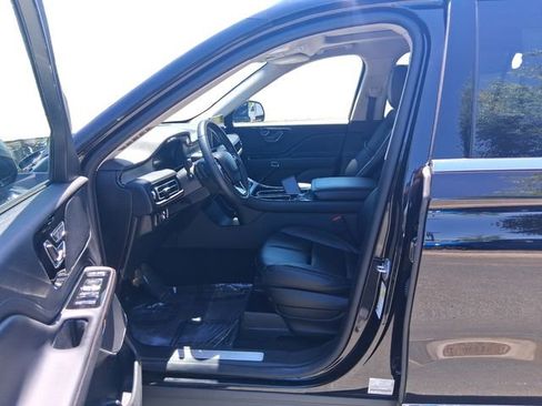 Used 2023 Lincoln Aviator AWD w/ Premium Package image 10
