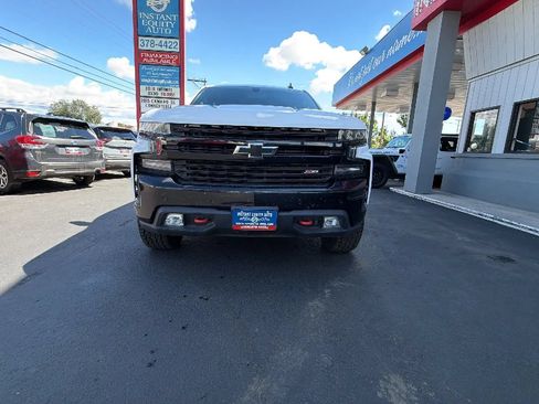Used 2021 Chevrolet Silverado 1500 LT Trail Boss w/ Convenience Package II AWD/4WD image 2