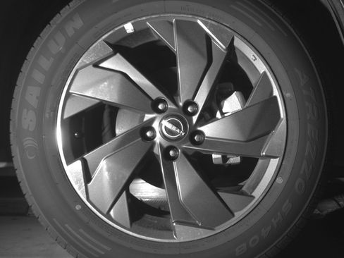 Used 2025 Nissan Rogue SV image 13