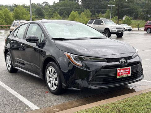 Used 2026 Toyota Corolla LE FWD image 1