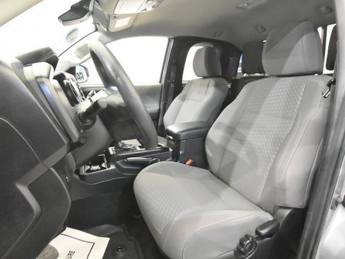 Used 2020 Toyota Tacoma SR w/ SX Package AWD/4WD image 13
