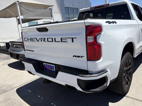 Used 2025 Chevrolet Silverado 1500 RST w/ Dark Appearance Package AWD/4WD image 4