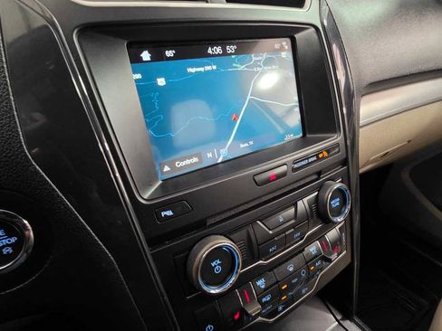 Used 2018 Ford Explorer XLT w/ Equipment Group 202A image 17