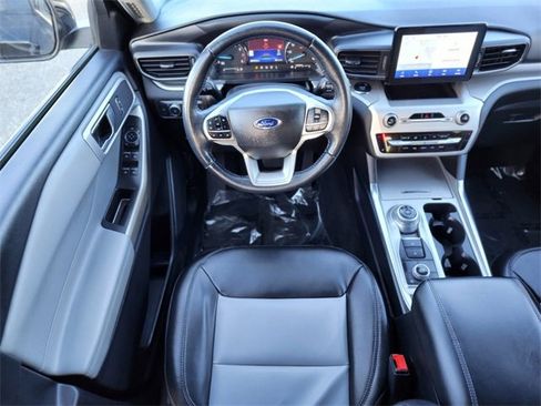 Certified 2022 Ford Explorer XLT w/ Equipment Group 202A image 13