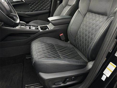 Used 2023 Mitsubishi Outlander SEL image 24