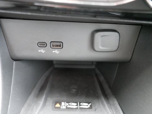 Used 2024 Buick Encore GX Sport Touring w/ Advanced Technology Package image 32