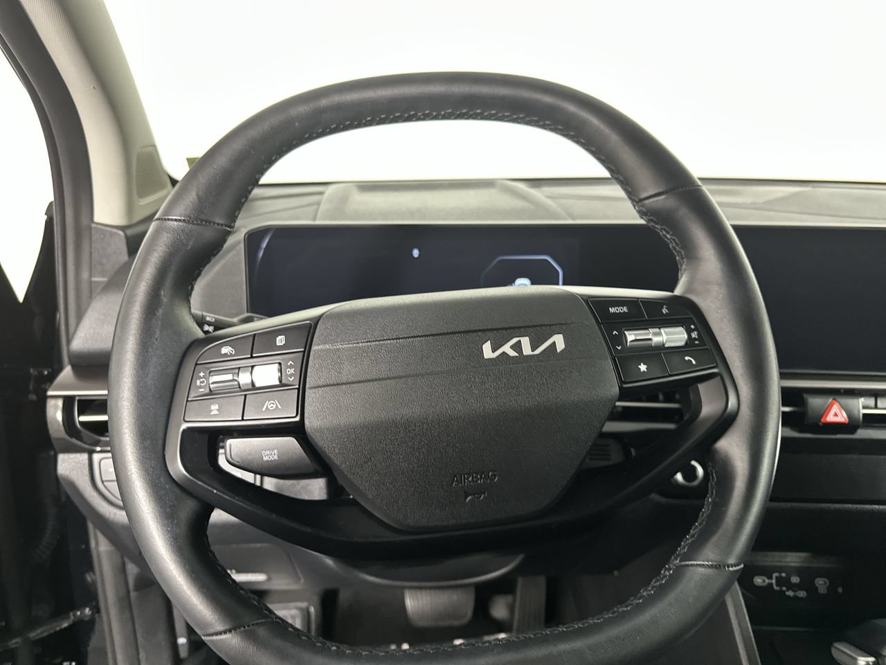 Certified 2026 Kia Sportage SX FWD image 5