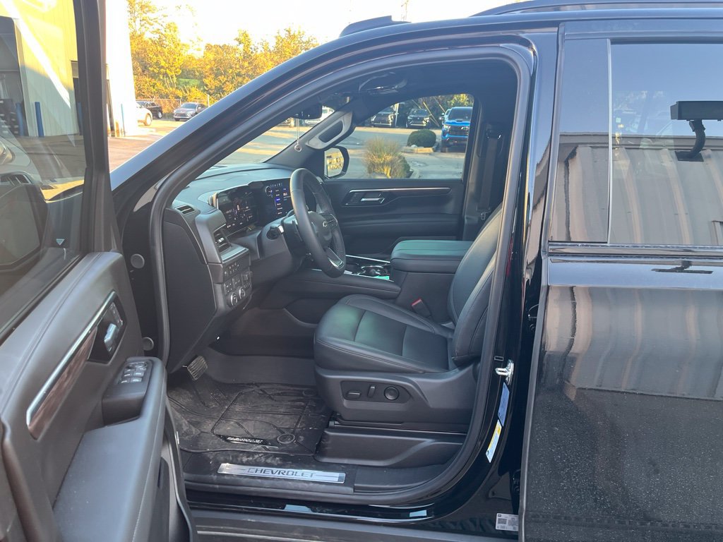 Used 2026 Chevrolet Tahoe Z71 w/ Comfort Package AWD/4WD image 6