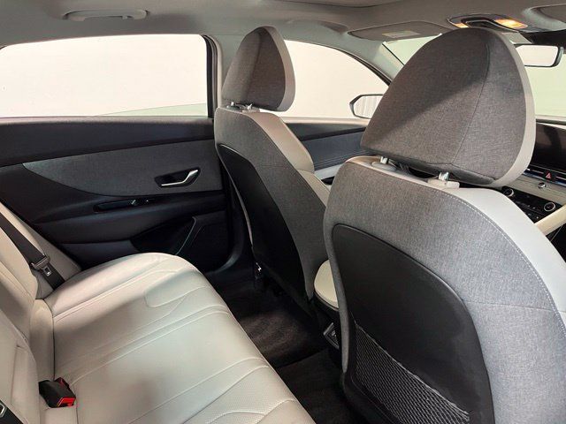Used 2025 Hyundai Elantra Limited FWD image 15