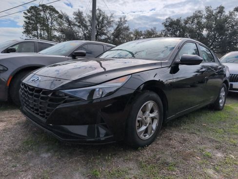 Used 2023 Hyundai Elantra SE image 5