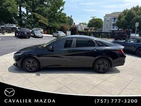 Used 2023 Hyundai Elantra SEL FWD image 4