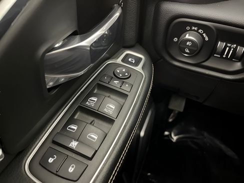 Used 2022 RAM 3500 Laramie AWD/4WD image 20