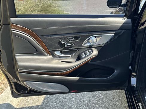 Used 2016 Mercedes-Benz Maybach S 600 image 11