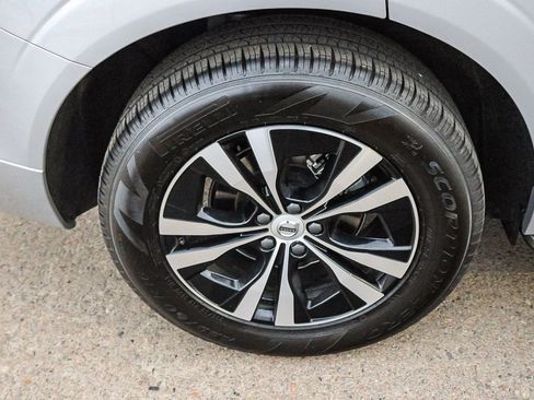 Used 2025 Volvo XC60 B5 Core w/ Protection Package Premier image 14